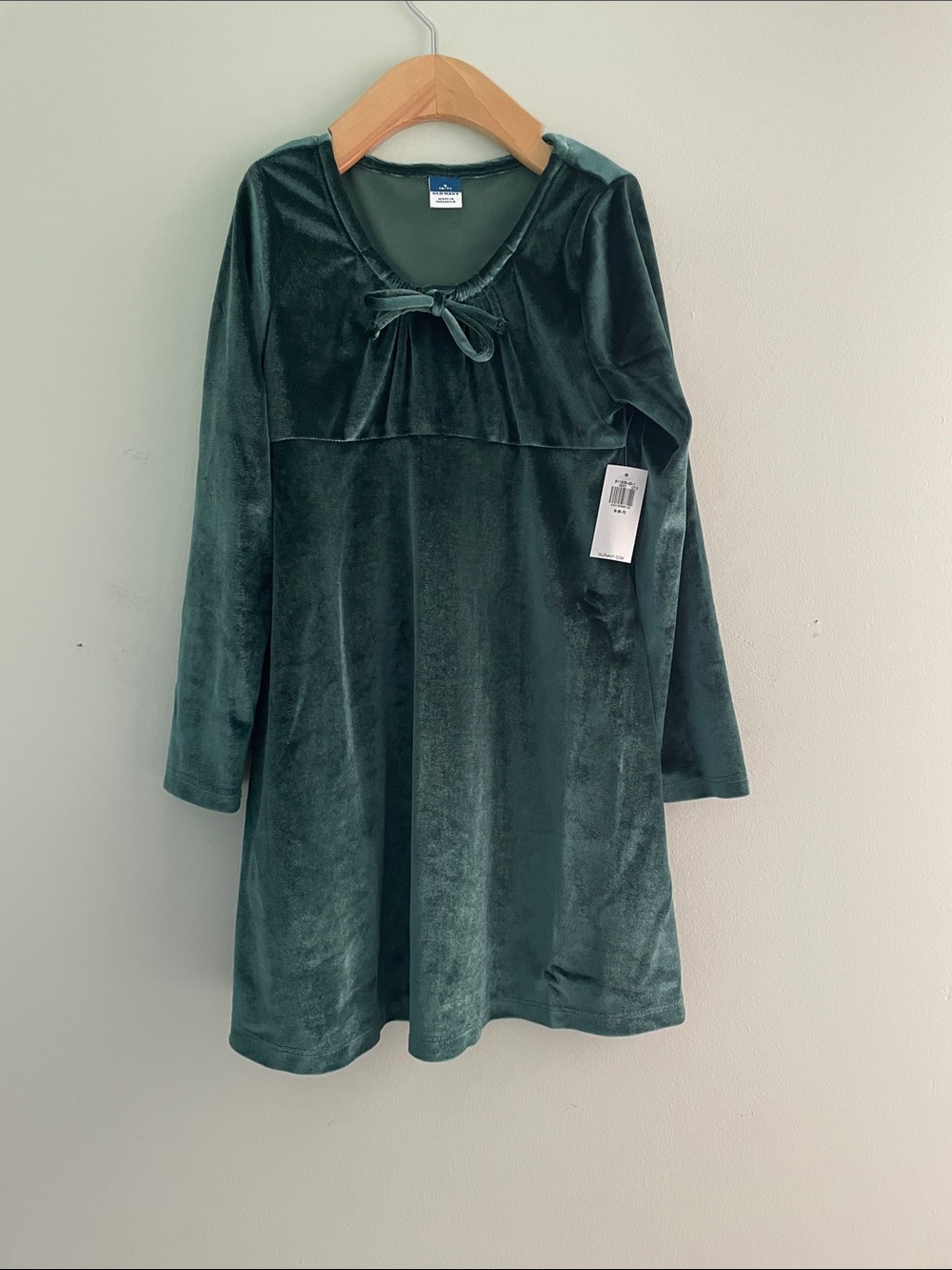 NWT Girls' Velvet Long-Sleeve Dress - Forest Green size 6-7